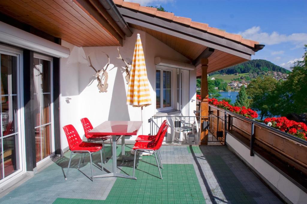 Seehotel Boutique Jaegerhof-Hubertus Faulensee Rum bild