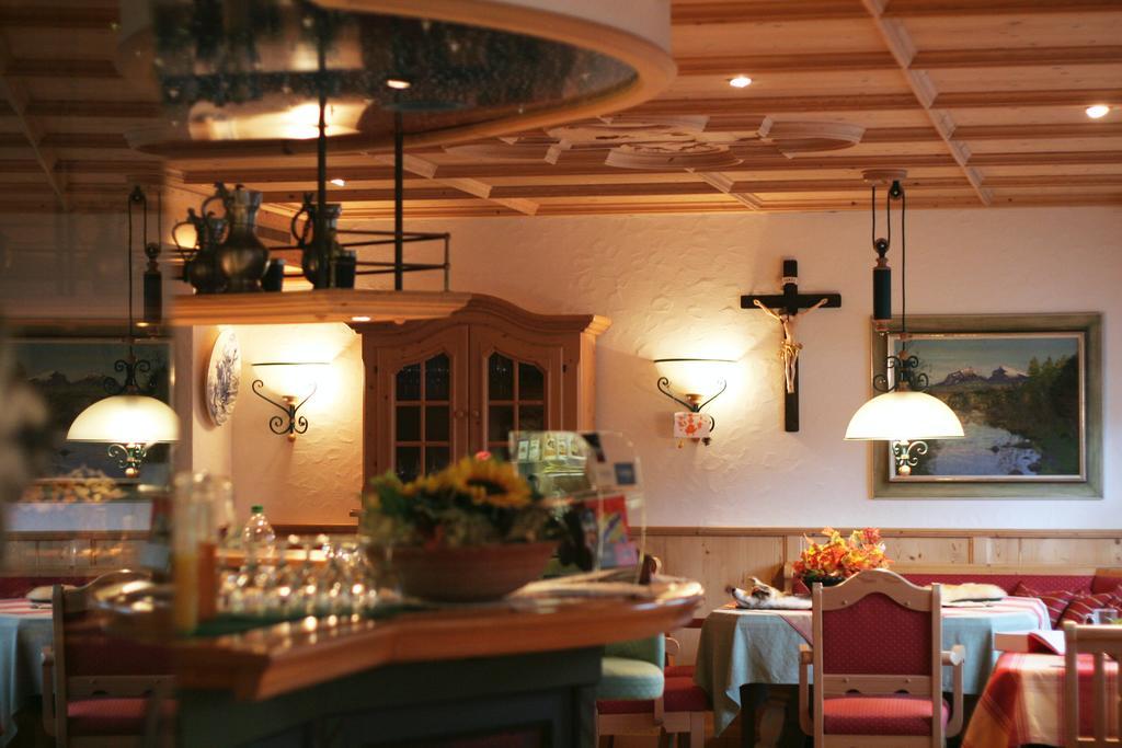 Seehotel Boutique Jaegerhof-Hubertus Faulensee Exteriör bild
