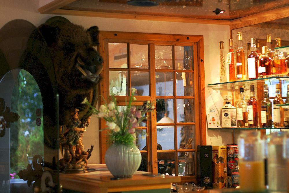 Seehotel Boutique Jaegerhof-Hubertus Faulensee Exteriör bild