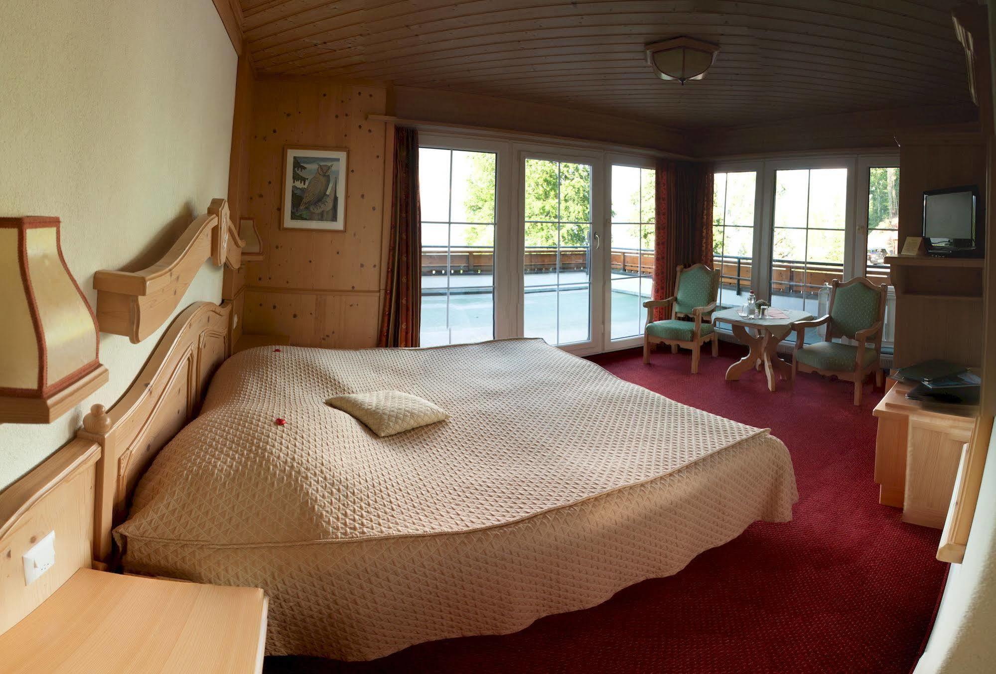 Seehotel Boutique Jaegerhof-Hubertus Faulensee Exteriör bild