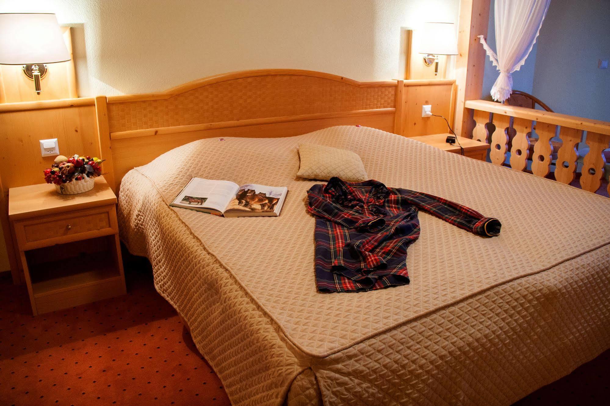 Seehotel Boutique Jaegerhof-Hubertus Faulensee Exteriör bild