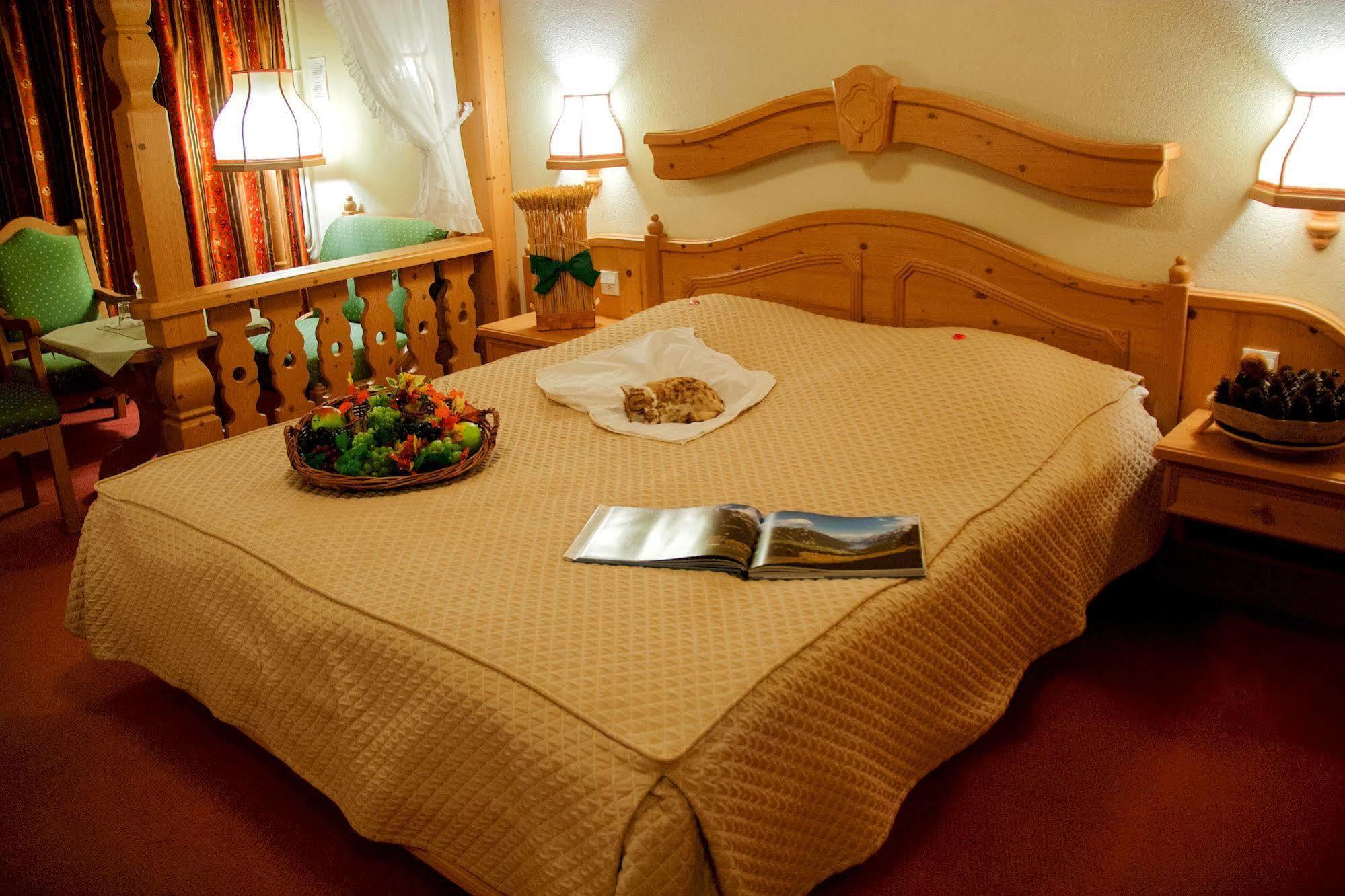 Seehotel Boutique Jaegerhof-Hubertus Faulensee Exteriör bild