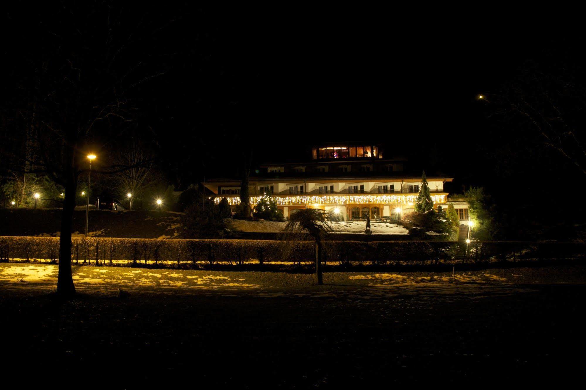 Seehotel Boutique Jaegerhof-Hubertus Faulensee Exteriör bild