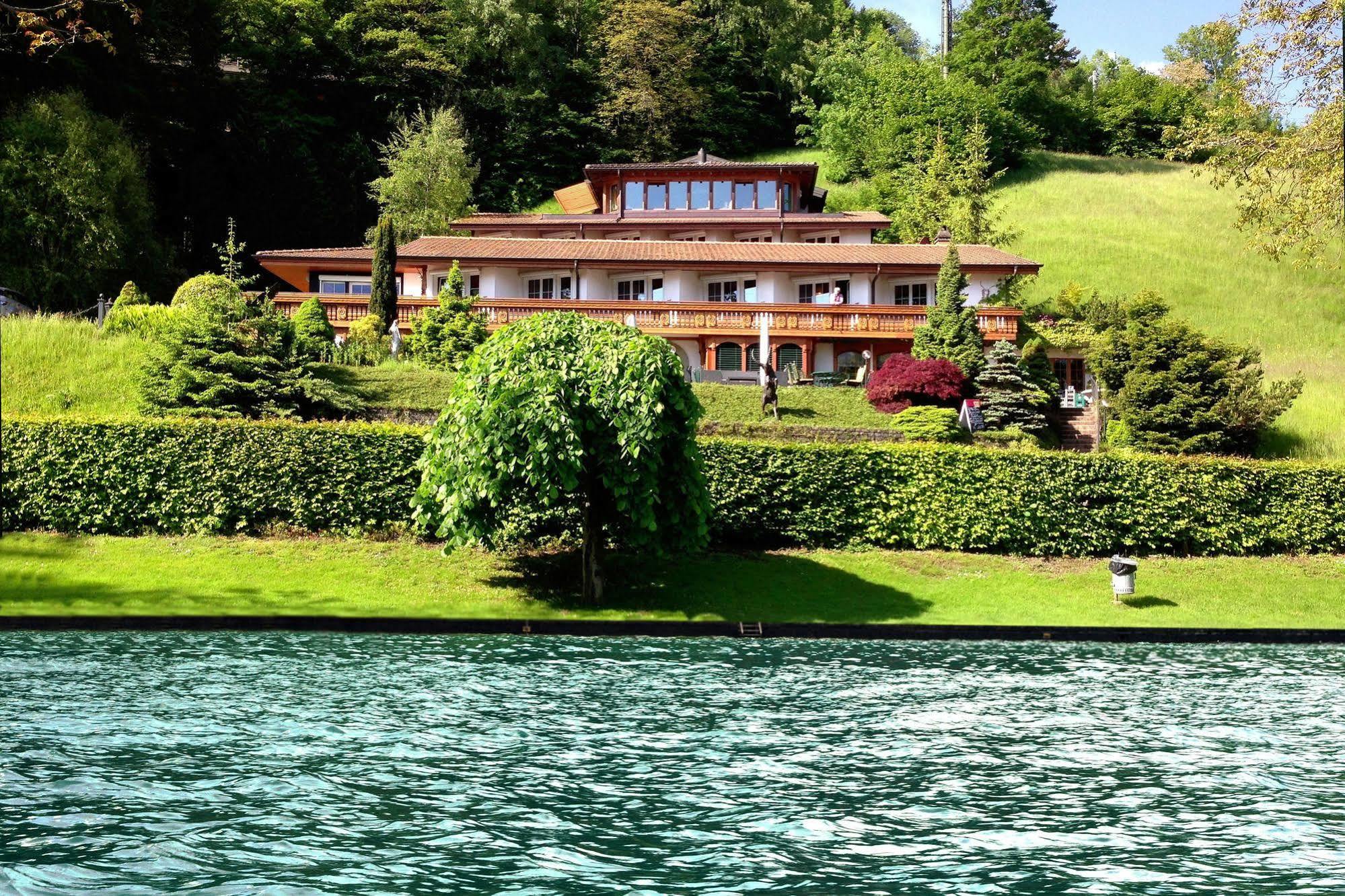Seehotel Boutique Jaegerhof-Hubertus Faulensee Exteriör bild